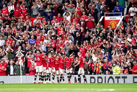 Manchester United 5-1 Leeds - Sheer joy of fans returning