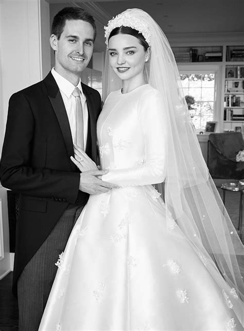 Orlando Bloom Wedding Pictures : See Miranda Kerr S Wedding Dress ...