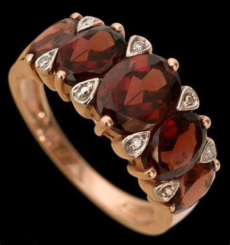 Antique Jewellery » Garnet and Diamond Ring