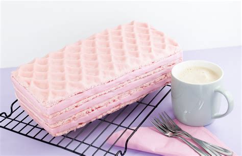 How To Make A Giant Pink Wafer Cake — Icing Insight