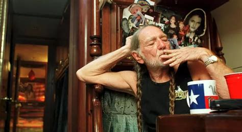 Willie Nelson had to quit smoking weed after decades as it nearly ...