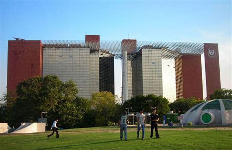 LIC building, at Connaught Place, New Delhi, designed by Charles Correa, 1986