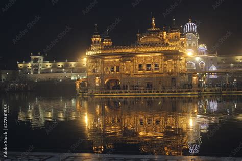 stunning night view of golden temple, reflection of light Stock Photo ...