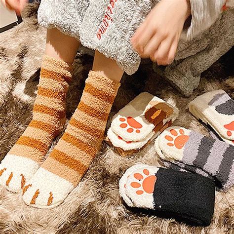 Cute Kitty Paw Socks - Set of 3 - 6 Patterns from Apollo Box | Paws socks, Kawaii clothes ...