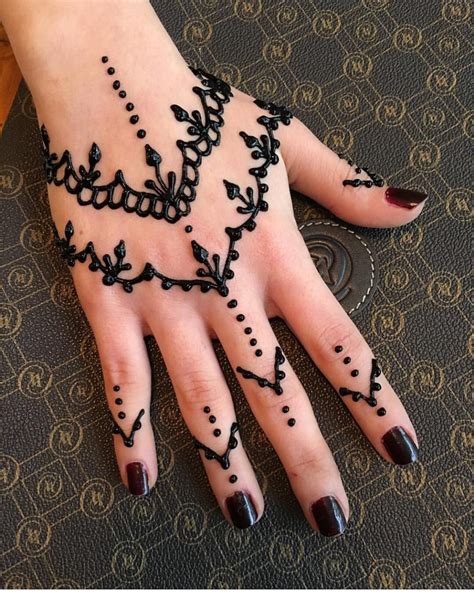 Pin by Hannah on Hᴇɴɴᴀ ᴅᴇsɪɢɴs | Henna tattoo hand, Henna designs hand ...