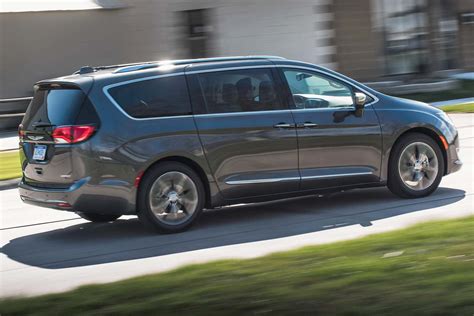 8 Reasons Why a Minivan is Still Better Than a Crossover at Hauling ...