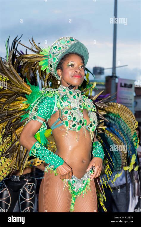 Girls in samba colors hi-res stock photography and images - Alamy