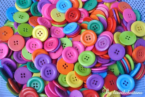 .LoveTheButtons.: Deli Big Buttons 28mm