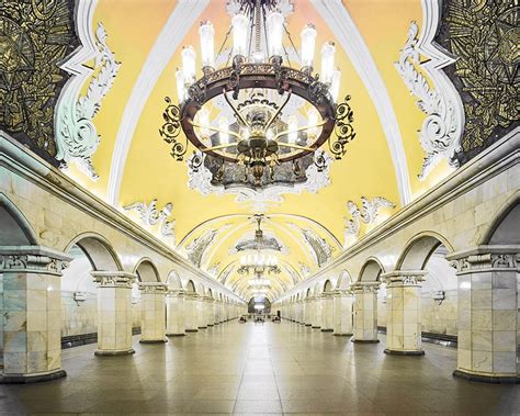 Moscow Metro Station Art - The Most beautiful Subway System In The ...