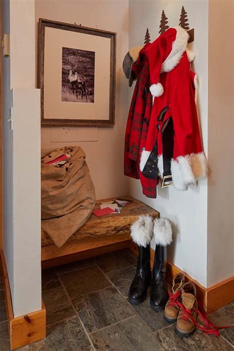 PHOTOS: Go inside Santa's house | abc13.com