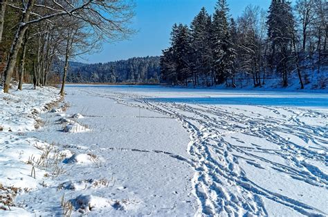 Lake in Winter by Archie2022 | ePHOTOzine