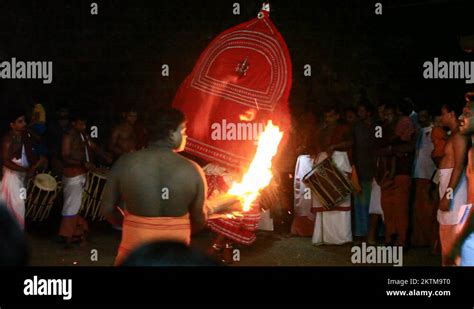 Theyyam in kerala Stock Videos & Footage - HD and 4K Video Clips - Alamy