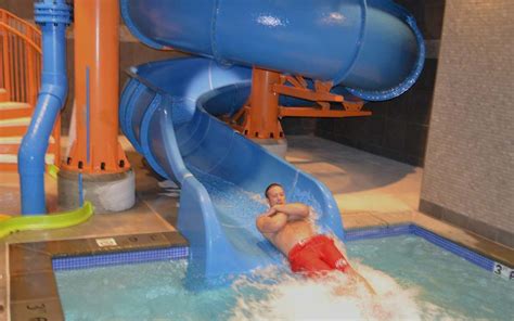 Indoor Water Slide and Splash Zone! | Woodloch's The EDGE