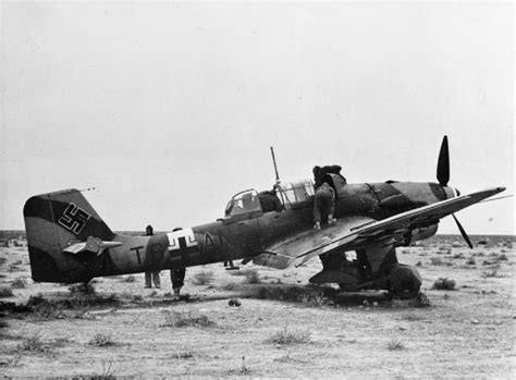 File:Captured Ju 87B in North Africa 1941.jpg - Wikimedia Commons