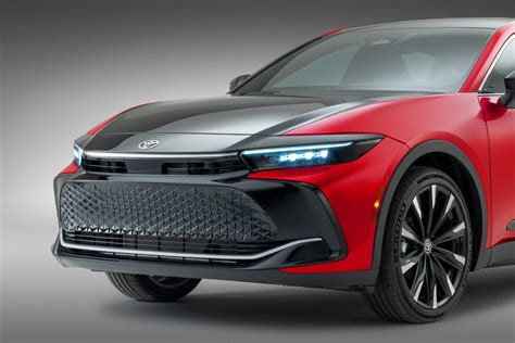 2023 Toyota Crown Debuts Class-Bending Style - CNET