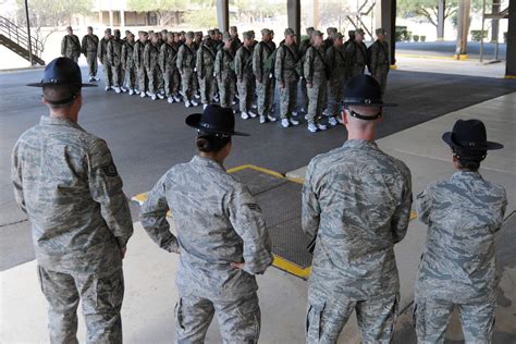File:Air Force Basic Training Formation.jpg - Wikipedia, the free encyclopedia