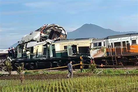 Duarr! Ini Daftar Hitam Sejarah Kecelakaan Kereta Api di Indonesia dari ...