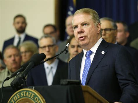 Seattle Mayor Ed Murray abused boy in his care, Oregon investigator said | KUOW News and Information