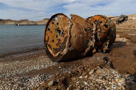 A ghastly effect of drought, bodies are emerging in Lake Mead - ABC News