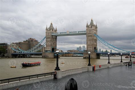 A view of Tower Bridge in London 8731248 Stock Photo at Vecteezy