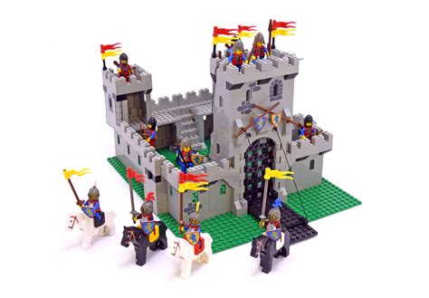 King's Castle - LEGO set #6080-1 (Building Sets > Castle > Lion Knights)