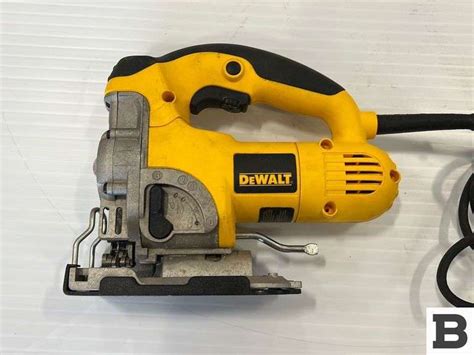 DeWalt DW331 VS Orbital Jig Saw - Booker Auction Company