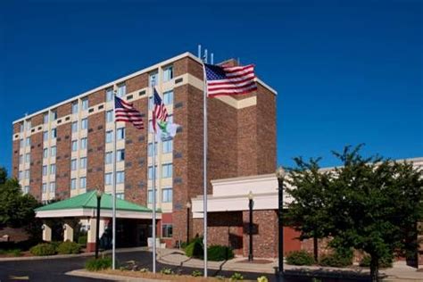 Riverwalk Hotel Downtown Neenah Neenah (Wisconsin) Featuring an indoor pool and hot tub ...