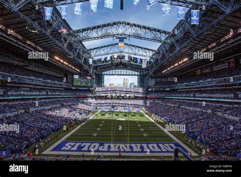 Lucas oil stadium roof hi-res stock photography and images - Alamy