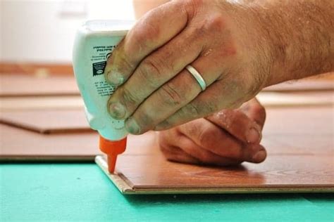 PVA Glue 101 | Types, Advantages & Uses for Woodworking Projects