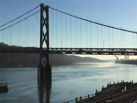 Simon Kenton Memorial Bridge, Maysville, Kentucky. Over the mighty Ohio ...