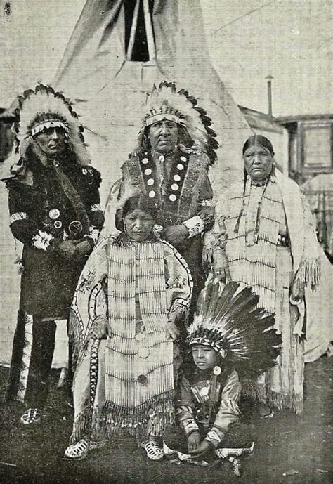 Old photos of Oglala Lakota folks taken between 1868 and 1947 ...