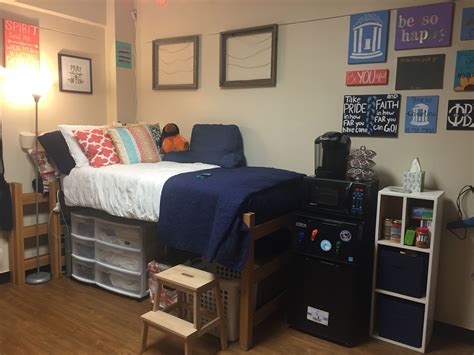 Avery dorm UNC- Chapel Hill | Guy dorm rooms, College dorm room essentials, Dorm room inspiration