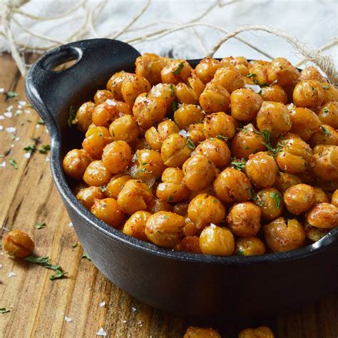 Crispy Roasted Chickpeas - WonkyWonderful