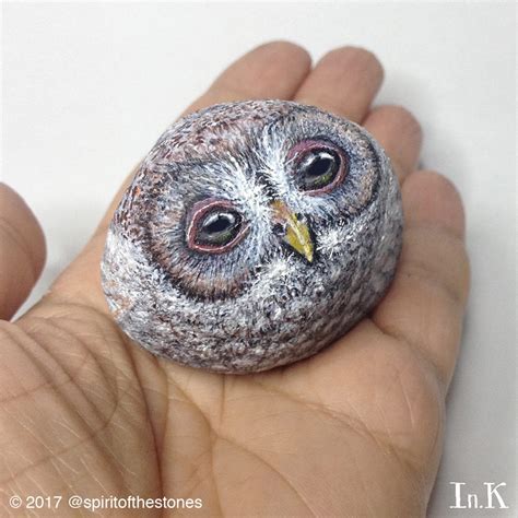 Artist Uses Stones as Canvas for Painting Adorable Animals - PlayJunkie