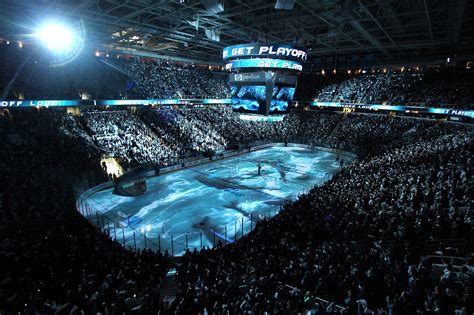 Nobody takes the ice like the Sharks in the Playoffs : r/hockey