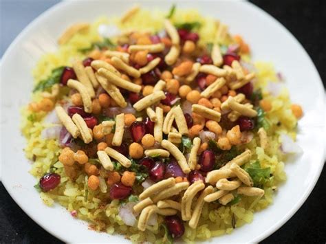 indori poha recipe, how to make indori poha recipe