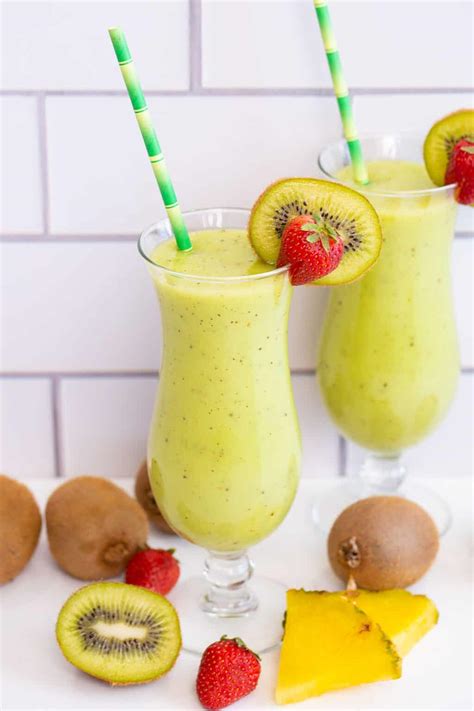 Kiwi Smoothie - The Kitchen Magpie