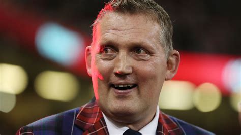 Doddie Weir: Mourners wear tartan to pay respects Scottish rugby hero | UK News | Sky News