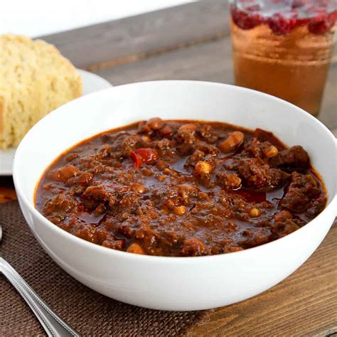 Healthy Texas-style Chili - Snixy Kitchen