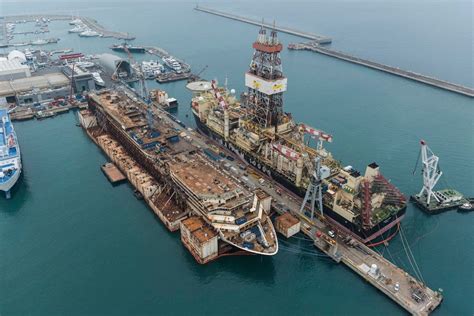 Ship Photos of the Day - Wreck of the Costa Concordia, Or At Least What ...