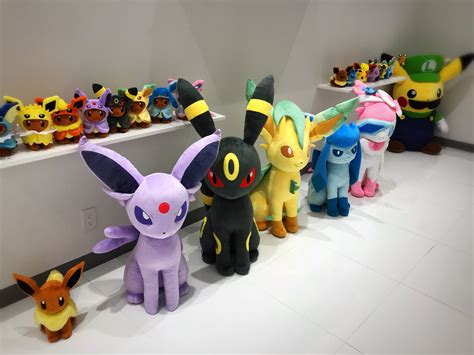 First Look At Pokemon Center’s Life Size Eevee Evolution Plushies – NintendoSoup