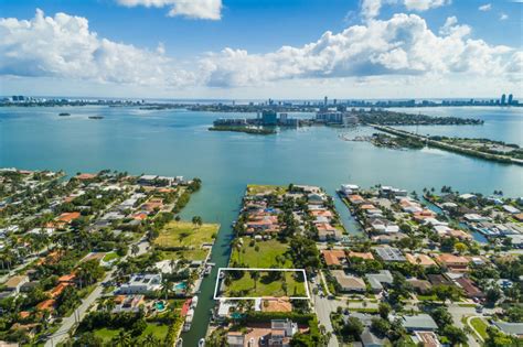 MIAMI SHORES ADJACENT WATERFRONT LOT HITS MARKET | Gary Hennes