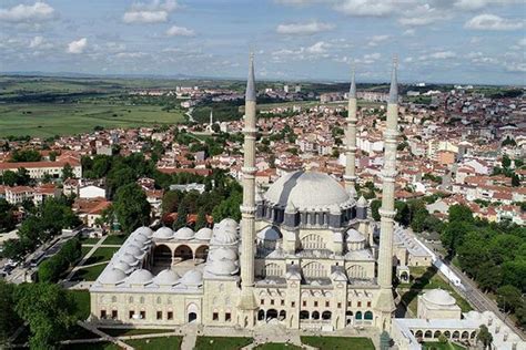 Selimiye Camii Nerede? Selimiye Camisi Tarihi, Özellikleri, Hikayesi Ve Mimarı Hakkında Bilgi