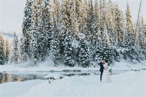 Emerald Lake Lodge Winter Elopement | Cilantro on the Lake ceremony