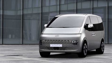 See How The Hyundai Staria Minivan Actually Looks In Real Life ...