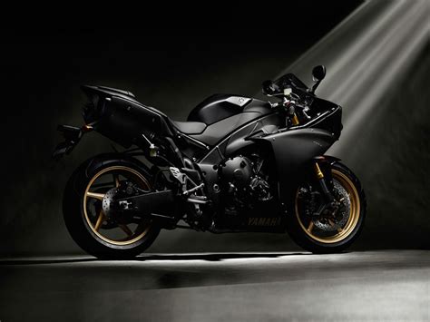 wallpapers: Yamaha YZF-R1 Wallpapers