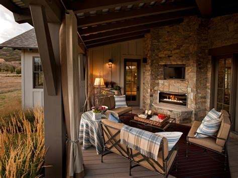 20 Cozy Outdoor Fireplaces | HGTV