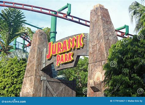 Jurassic Park Entrance Sign at Universal Studios Singapore in Sentosa, Singapore Editorial ...