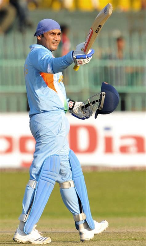 Virender Sehwag celebrates his century | ESPNcricinfo.com