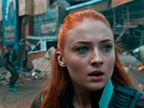 Sophie Turner is going dark in this red-hot look at "X-Men: Dark Phoenix"HelloGiggles